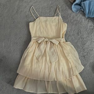 Size small creamy yellow altrd state brand new